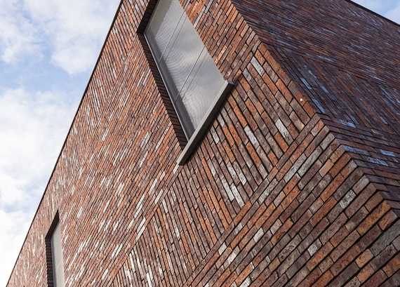 Фасад из кирпича: преимущества и возможности для дизайна