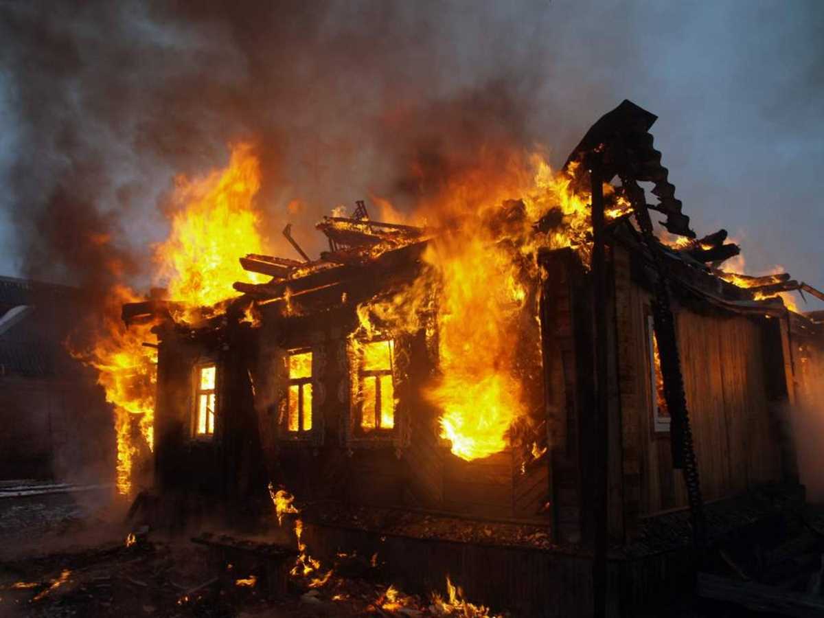 Как обезопасить свой дом от пожара: советы эксперта