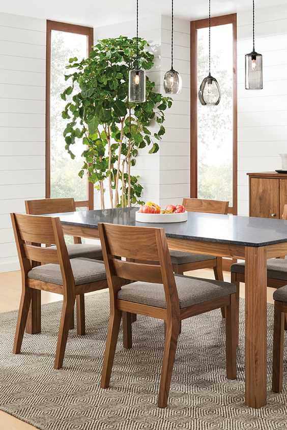 Как выбрать красивые и удобные стулья из дерева