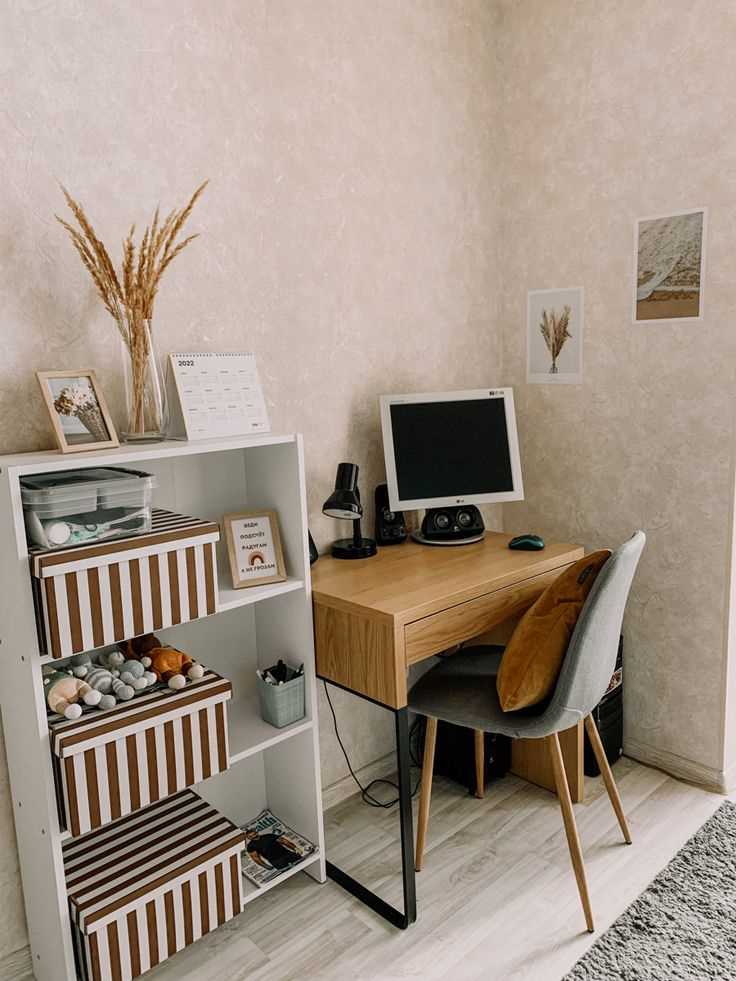 Варианты использования письменного стола в вашем кабинете